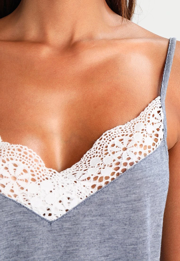 Comprar ⌛ Anna Field SARAH SHORT PJ SET WITH CROCHET LACE - Pijama - Off-white/dark Blue, Mujer 😉 7 Comprar ⌛ Anna Field SARAH SHORT PJ SET WITH CROCHET LACE - Pijama - Off-white/dark Blue, Mujer 😉 - Imagen 5