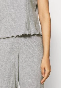 Lo mas barato 🌟 Anna Field SET - Pijama - Dark Grey, Mujer 🔥 13 Lo mas barato 🌟 Anna Field SET - Pijama - Dark Grey, Mujer 🔥 -Elegancia Femenina Tienda 05413e1536b24660bf30f89d25e0fddf