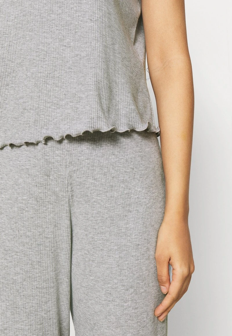 Lo mas barato 🌟 Anna Field SET - Pijama - Dark Grey, Mujer 🔥 8 Lo mas barato 🌟 Anna Field SET - Pijama - Dark Grey, Mujer 🔥 - Imagen 6