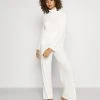 Comprar 👍 Anna Field SET - Pijama - Off-white, Mujer ✔️ 2 Comprar 👍 Anna Field SET - Pijama - Off-white, Mujer ✔️ -Elegancia Femenina Tienda 0d5ee15ad8024709b311dc7631d3a295