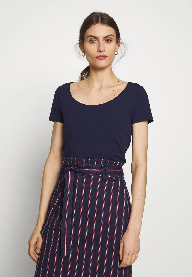 Descuento ✨ Anna Field 3 PACK - Camiseta Básica - White/navy/light Grey Melange, Mujer 👏 8 Descuento ✨ Anna Field 3 PACK - Camiseta Básica - White/navy/light Grey Melange, Mujer 👏 - Imagen 6