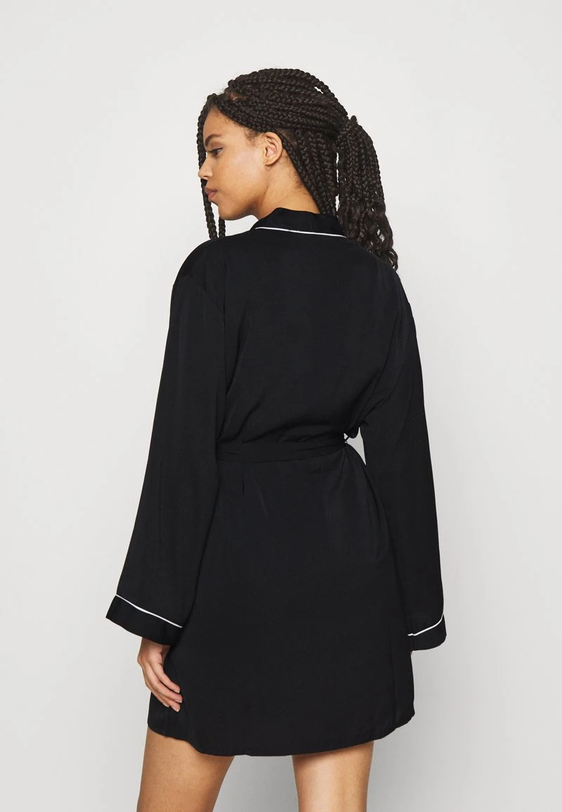 Toma de corriente 👏 Anna Field AMANDA SATIN DRESSING GOWN - Albornoz - Black, Mujer 👏 5 Toma de corriente 👏 Anna Field AMANDA SATIN DRESSING GOWN - Albornoz - Black, Mujer 👏 - Imagen 3