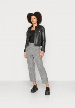 Mejor precio 🌟 Anna Field Camiseta Básica - Black, Mujer ✨ 8 Mejor precio 🌟 Anna Field Camiseta Básica - Black, Mujer ✨ -Elegancia Femenina Tienda 2f5e8e57a7ea47cca119f8e0b75baf82