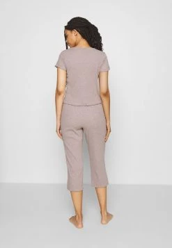 Mejor trato ⭐ Anna Field SET - Pijama - Beige, Mujer 🌟 10 Mejor trato ⭐ Anna Field SET - Pijama - Beige, Mujer 🌟 -Elegancia Femenina Tienda 370c8d2975a34ba3b1dadae2c7b06d39