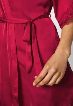 mejor venta 🧨 Anna Field ARIANA GIFT SET - Albornoz - Dark Red, Mujer ✔️ 18 mejor venta 🧨 Anna Field ARIANA GIFT SET - Albornoz - Dark Red, Mujer ✔️ -Elegancia Femenina Tienda 4a1bf3bb9ad94e02ab883d564bb4cfba