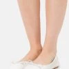 Descuento 🥰 Anna Field Bailarinas - White, Mujer ❤️ -Elegancia Femenina Tienda 6ce89ed2ecb74c4187520d397531a388