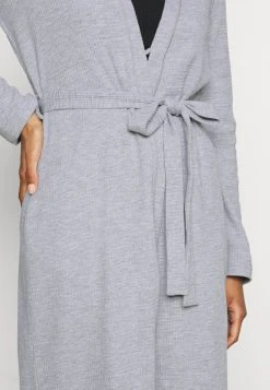 Comprar 🎉 Anna Field WAFFLE BATHROBE - Albornoz - Grey, Mujer 🤩 13 Comprar 🎉 Anna Field WAFFLE BATHROBE - Albornoz - Grey, Mujer 🤩 -Elegancia Femenina Tienda 7916e3d9f12846c6a364346022fd385f