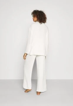 Comprar 👍 Anna Field SET - Pijama - Off-white, Mujer ✔️ -Elegancia Femenina Tienda 7e58375663f24a7ba2ef9267c974499c