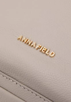 Comprar 🥰 Anna Field Mochila - Grey, Mujer 😍 9 Comprar 🥰 Anna Field Mochila - Grey, Mujer 😍 -Elegancia Femenina Tienda 96028323b53744b38546b1de2ff3eb8a