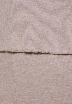 Mejor trato ⭐ Anna Field SET - Pijama - Beige, Mujer 🌟 13 Mejor trato ⭐ Anna Field SET - Pijama - Beige, Mujer 🌟 -Elegancia Femenina Tienda a57f14752dbc4d83992222d59e15cc53