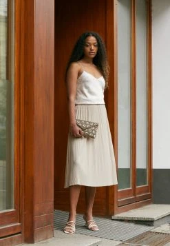 Mejor trato ❤️ Anna Field Clutch - Silver-coloured, Mujer 🔔