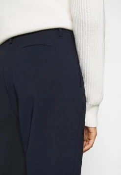 Gran venta 🥰 Anna Field BASIC BUSSINESS PANTS - Pantalones - Dark Blue, Mujer 👏 12 Gran venta 🥰 Anna Field BASIC BUSSINESS PANTS - Pantalones - Dark Blue, Mujer 👏 -Elegancia Femenina Tienda cb00ff76b1be4b959dbb0fe1a3a85fc7