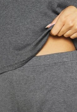 Mejor precio 👏 Anna Field Pijama - Dark Grey, Mujer ✔️ 13 Mejor precio 👏 Anna Field Pijama - Dark Grey, Mujer ✔️ -Elegancia Femenina Tienda dc930f6e247c453b83762922266ef66a