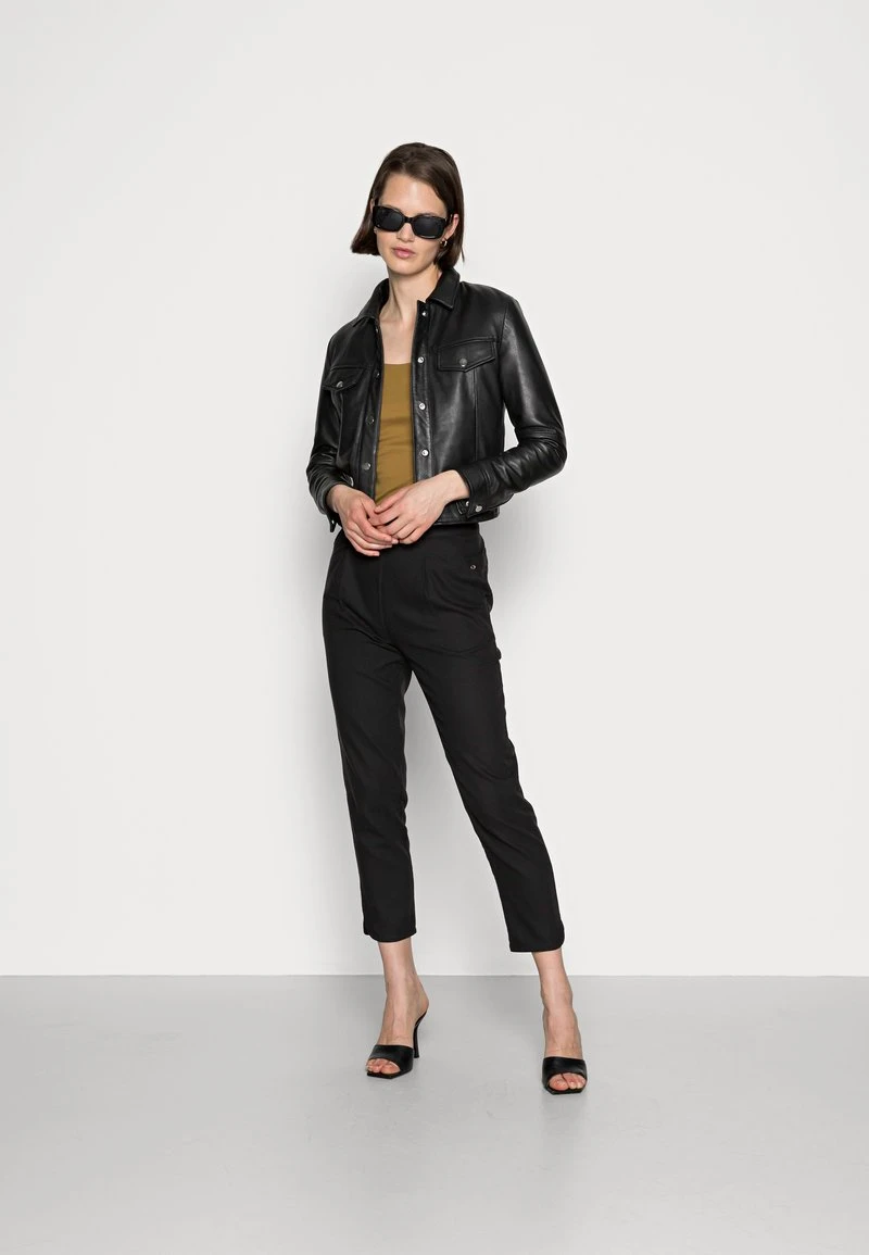 Venta al por mayor 🤩 Anna Field HORN BUCKLE TOP CLEAN FINISH - Top - Khaki, Mujer 🎉 4 Venta al por mayor 🤩 Anna Field HORN BUCKLE TOP CLEAN FINISH - Top - Khaki, Mujer 🎉 - Imagen 2