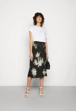 Toma de corriente 👍 Anna Field Camiseta Básica - White, Mujer 😉 -Elegancia Femenina Tienda e906a9dff1164102904cf4e6f26f135f