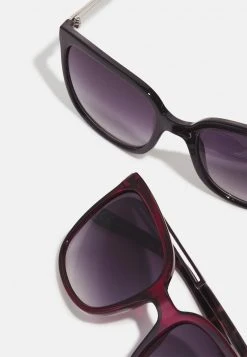 Toma de corriente ✔️ Anna Field 2 PACK - Gafas De Sol - Black/red, Mujer ✔️ -Elegancia Femenina Tienda ec4b1fad41b0487c80ed3b9b2586458e